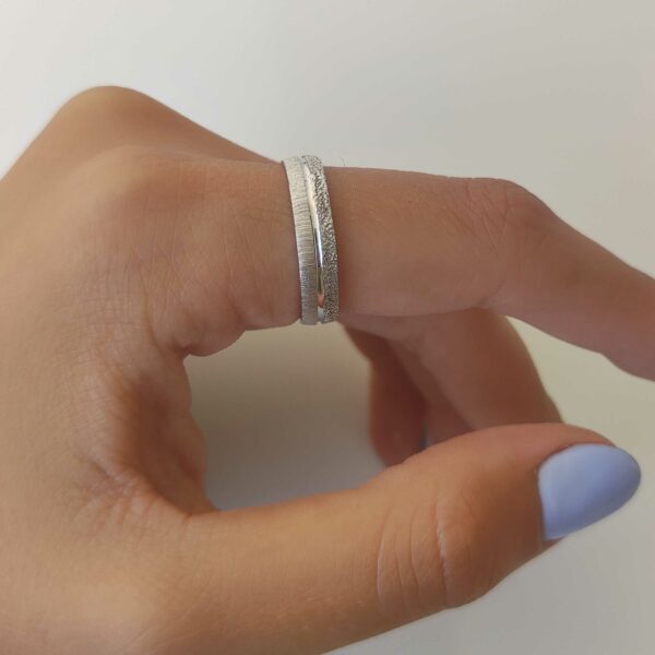 ⁦טבעת זהב לבן "נישואין" 14K⁩ – תמונה ⁦4⁩
